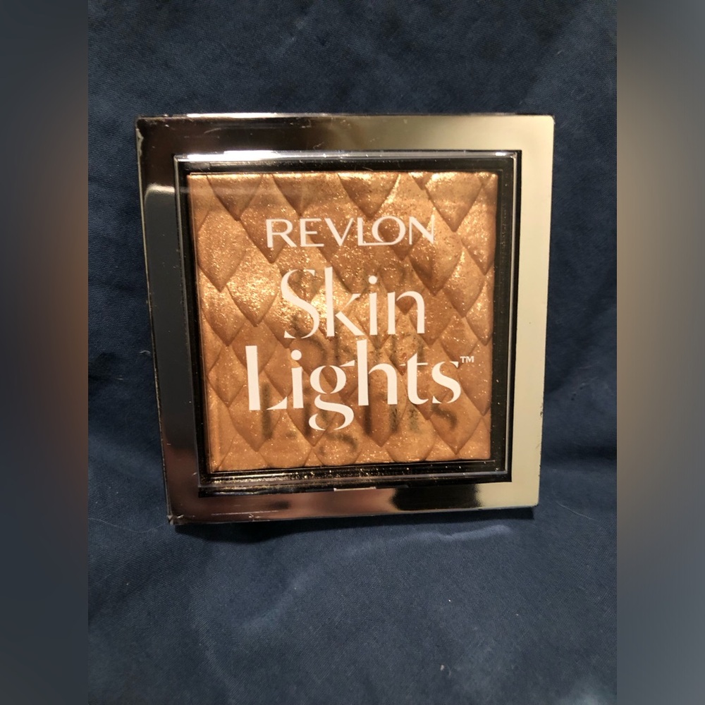 Revlon - SkinLights Prismatic Highlighter (color - twilight gleam 202)